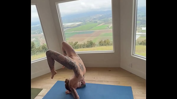 felicity feline naked morning yoga