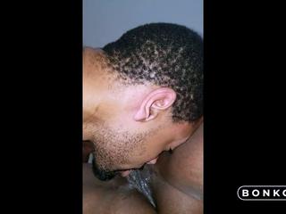 Paulina goes hardcore lesbo