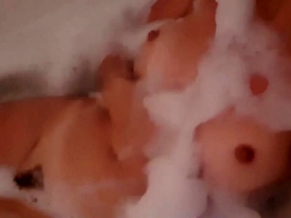 German Teen’s Bathtub Masturbation ASMR