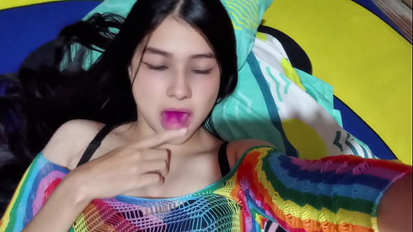 Hermanastra: No podemos tener sexo. ¡Solo frotarnos! ¿De acuerdo?