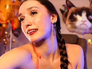 Amateur Webcam Babes Going Solo