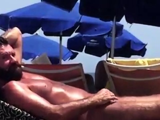Str8 spy daddy bear at the beach