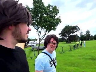 Yorkshire slut gives head for facial