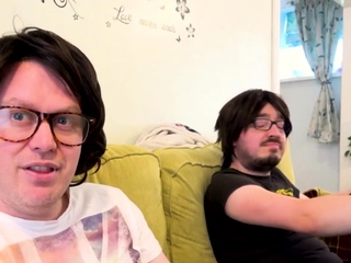 Yorkshire geek jizzes into brits mouth
